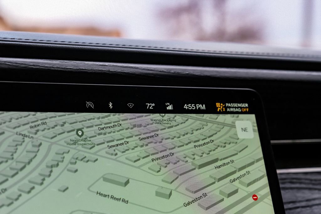 Used 2022 Rivian R1T Adventure image 33