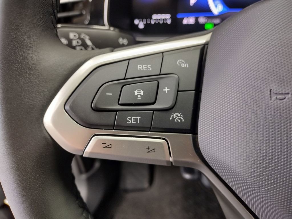 New 2026 Volkswagen Jetta SE FWD image 23
