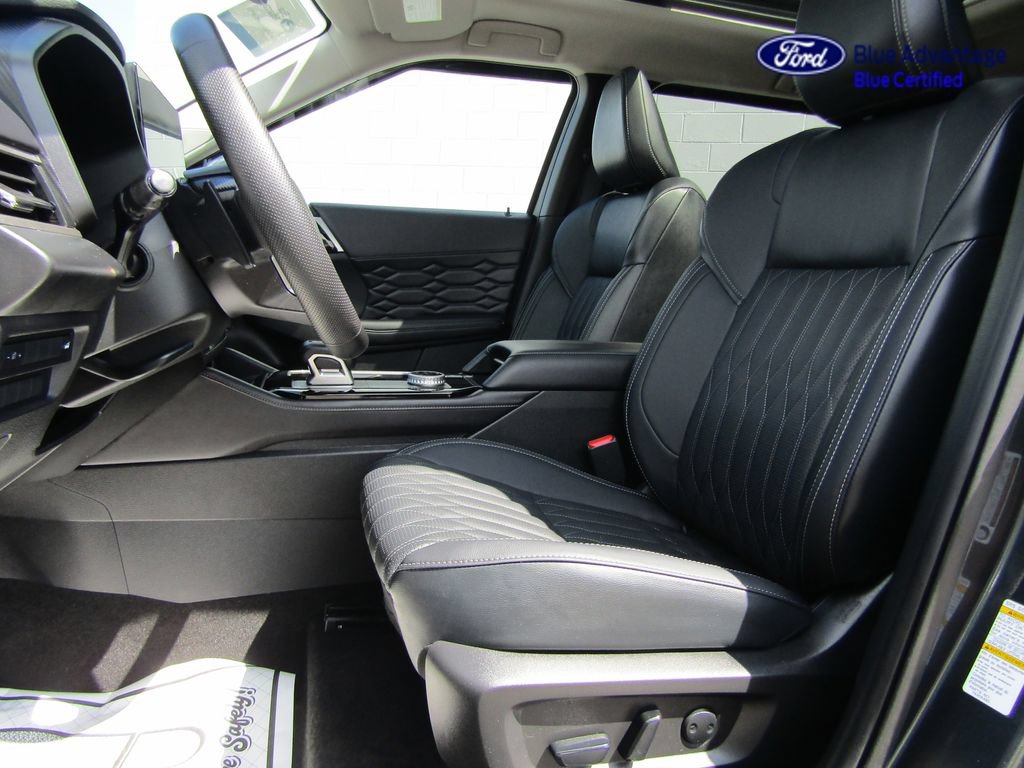 Used 2025 Mitsubishi Outlander SEL AWD/4WD image 3