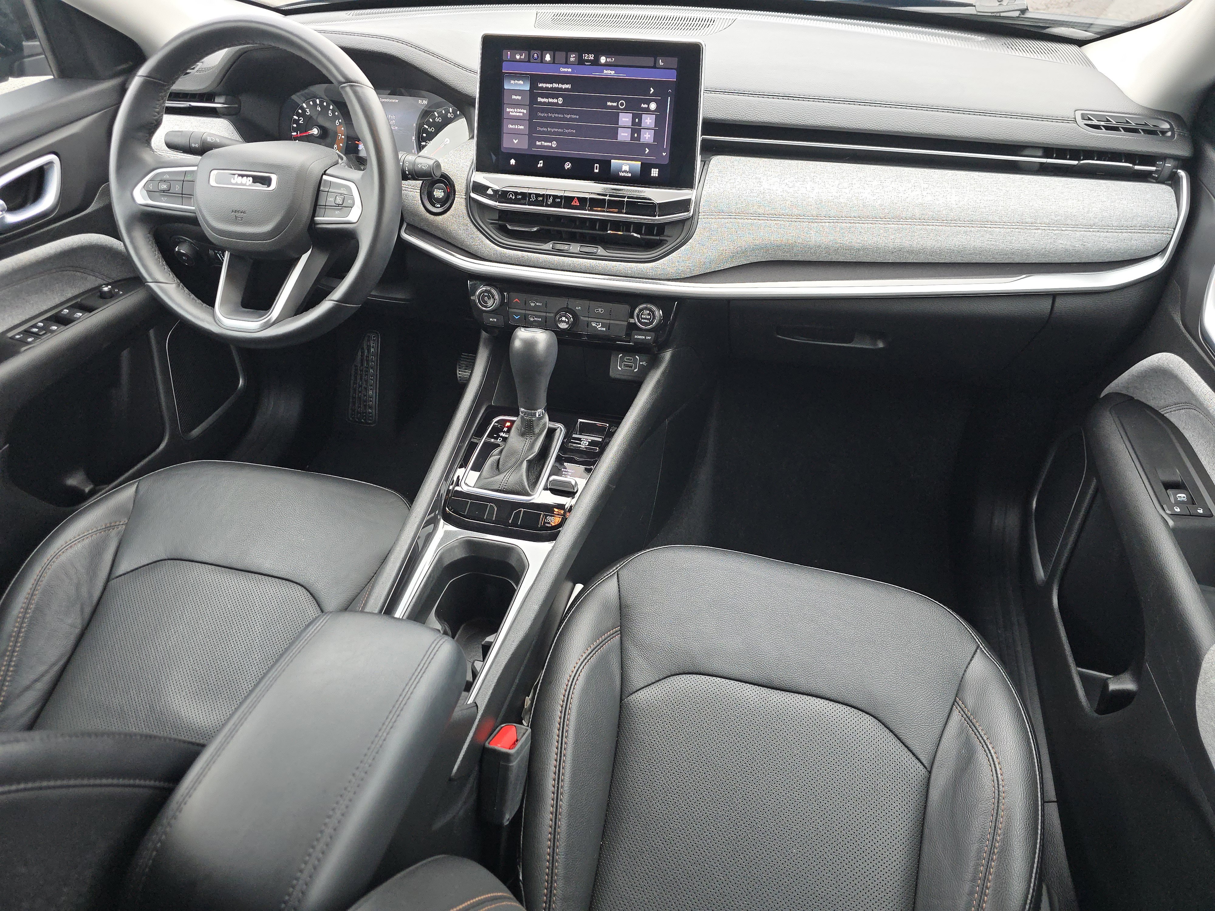 Used 2022 Jeep Compass Latitude image 17