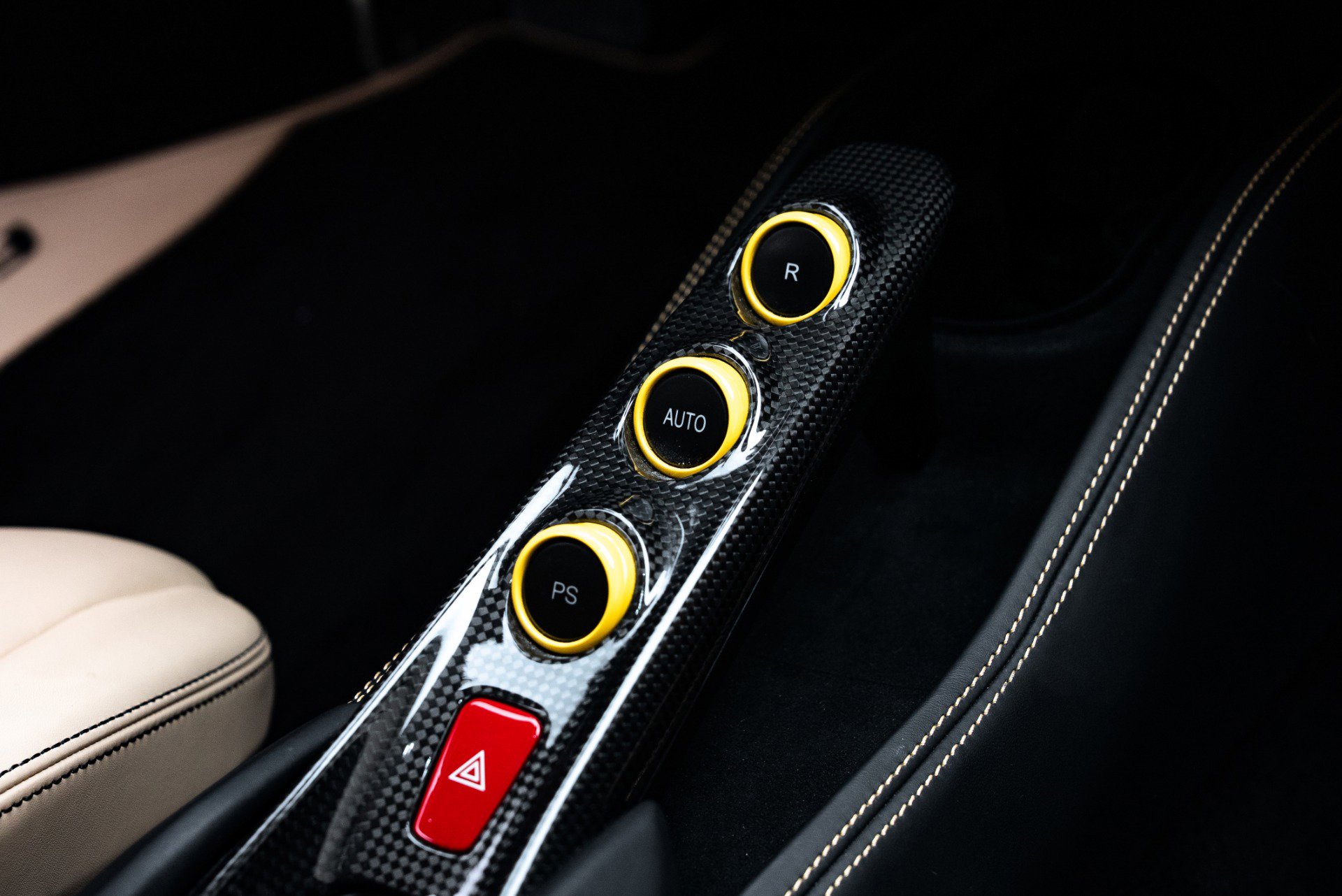 Used 2022 Ferrari F8 Tributo image 19