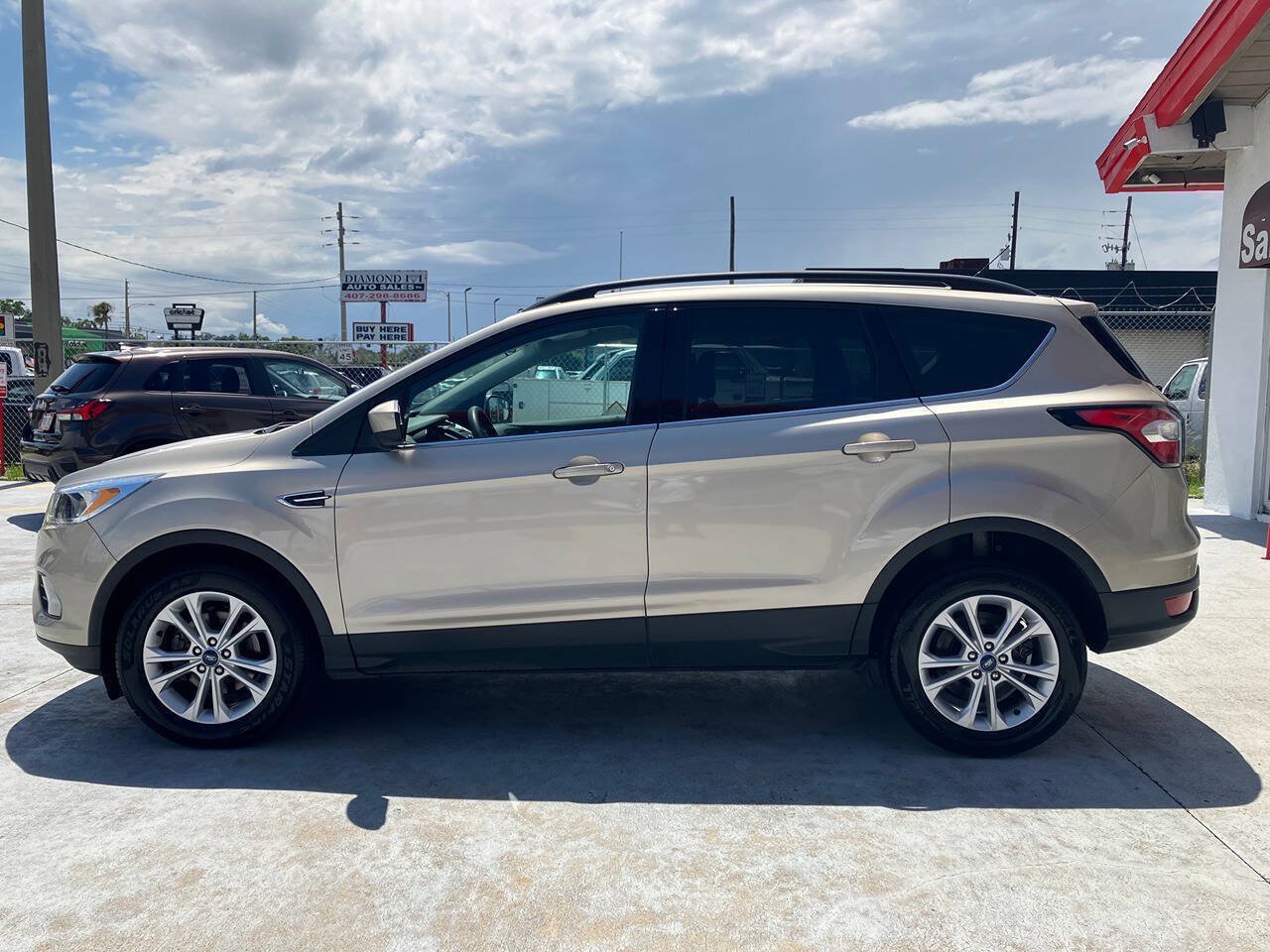 Used 2018 Ford Escape SE FWD image 4