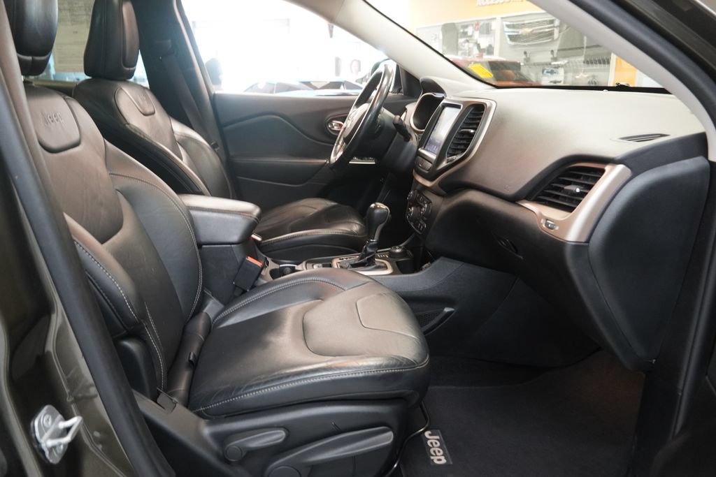Used 2014 Jeep Cherokee Limited AWD/4WD image 36