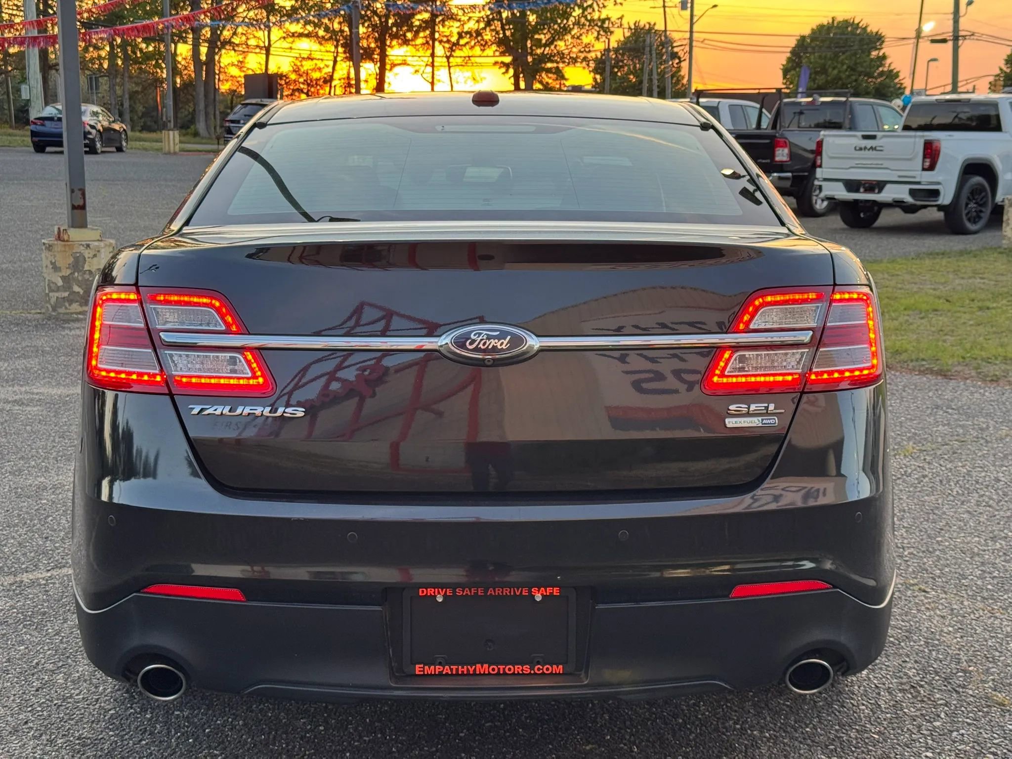 Used 2015 Ford Taurus SEL w/ Equipment Group 201A AWD/4WD image 4