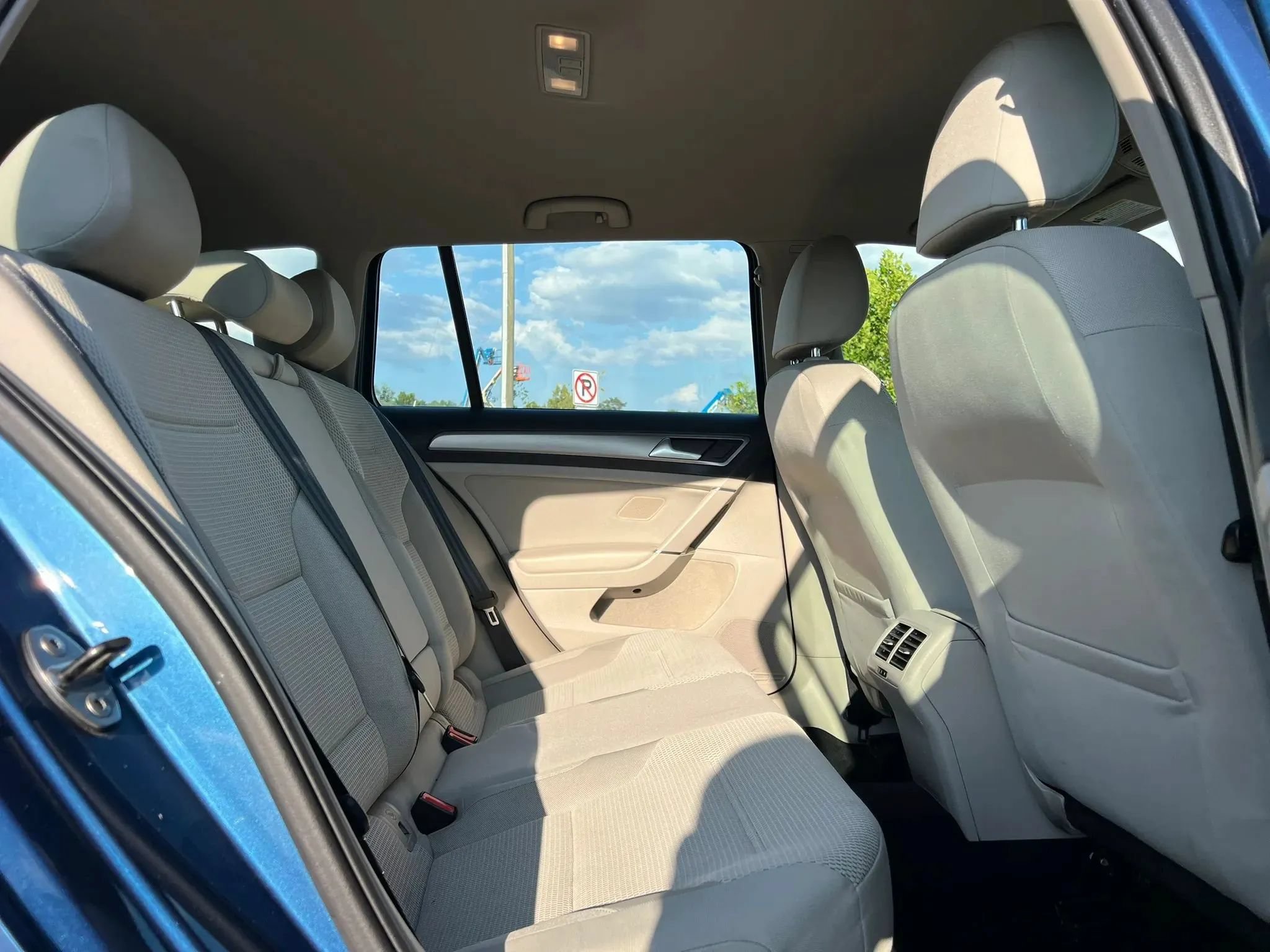 Used 2016 Volkswagen Golf Limited Edition FWD image 19