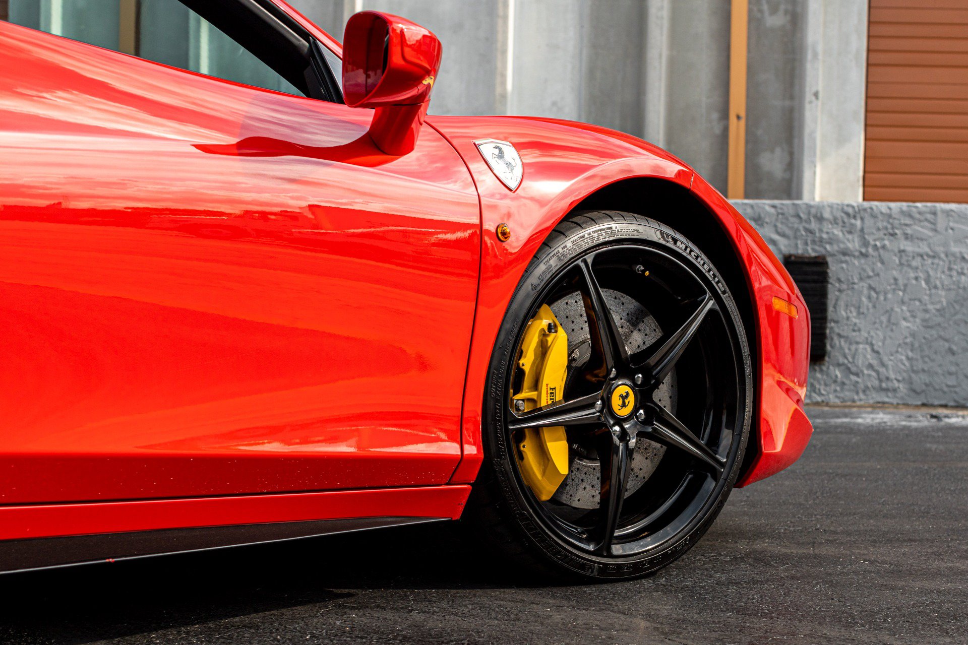 Used 2013 Ferrari 458 Spider RWD image 31