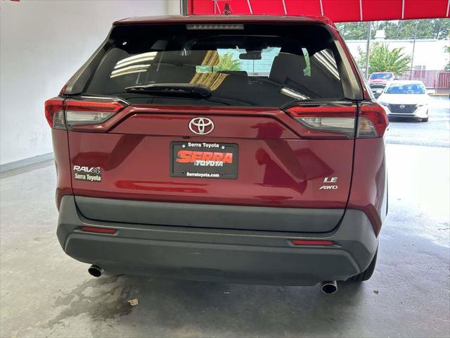 Certified 2022 Toyota RAV4 LE AWD/4WD image 4