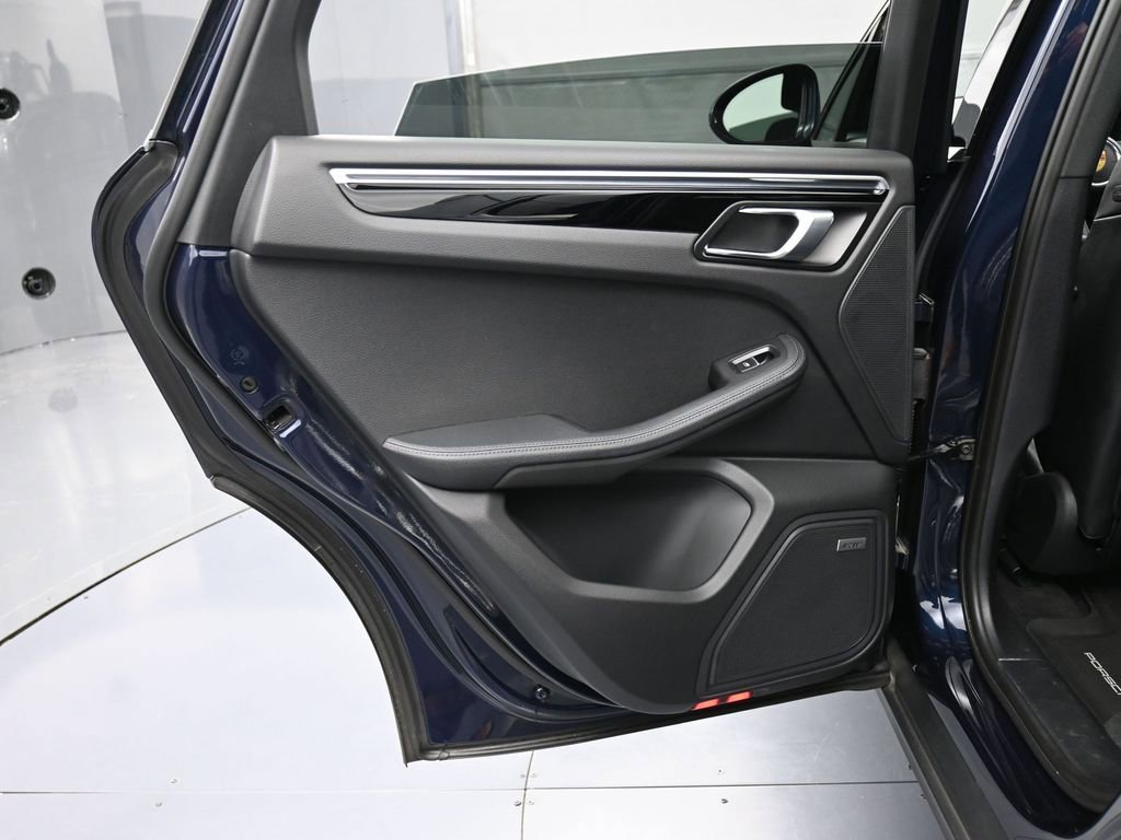 Used 2023 Porsche Macan Turbo AWD/4WD image 22
