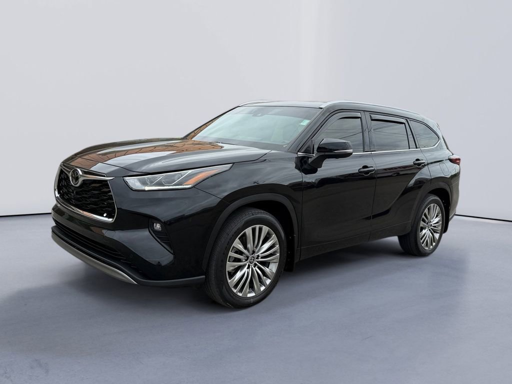 Used 2024 Toyota Highlander Platinum image 7