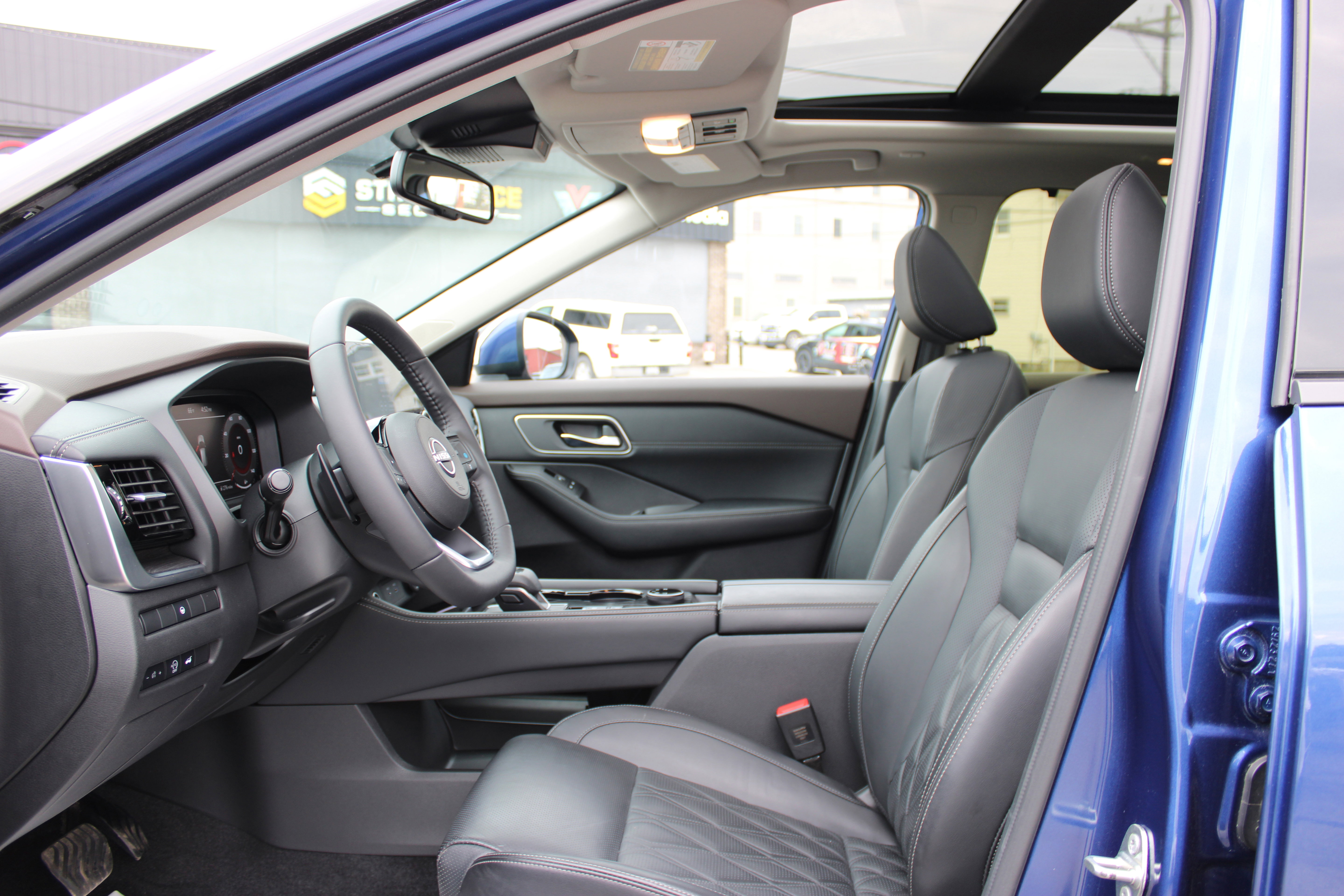 Certified 2023 Nissan Rogue Platinum AWD/4WD image 15
