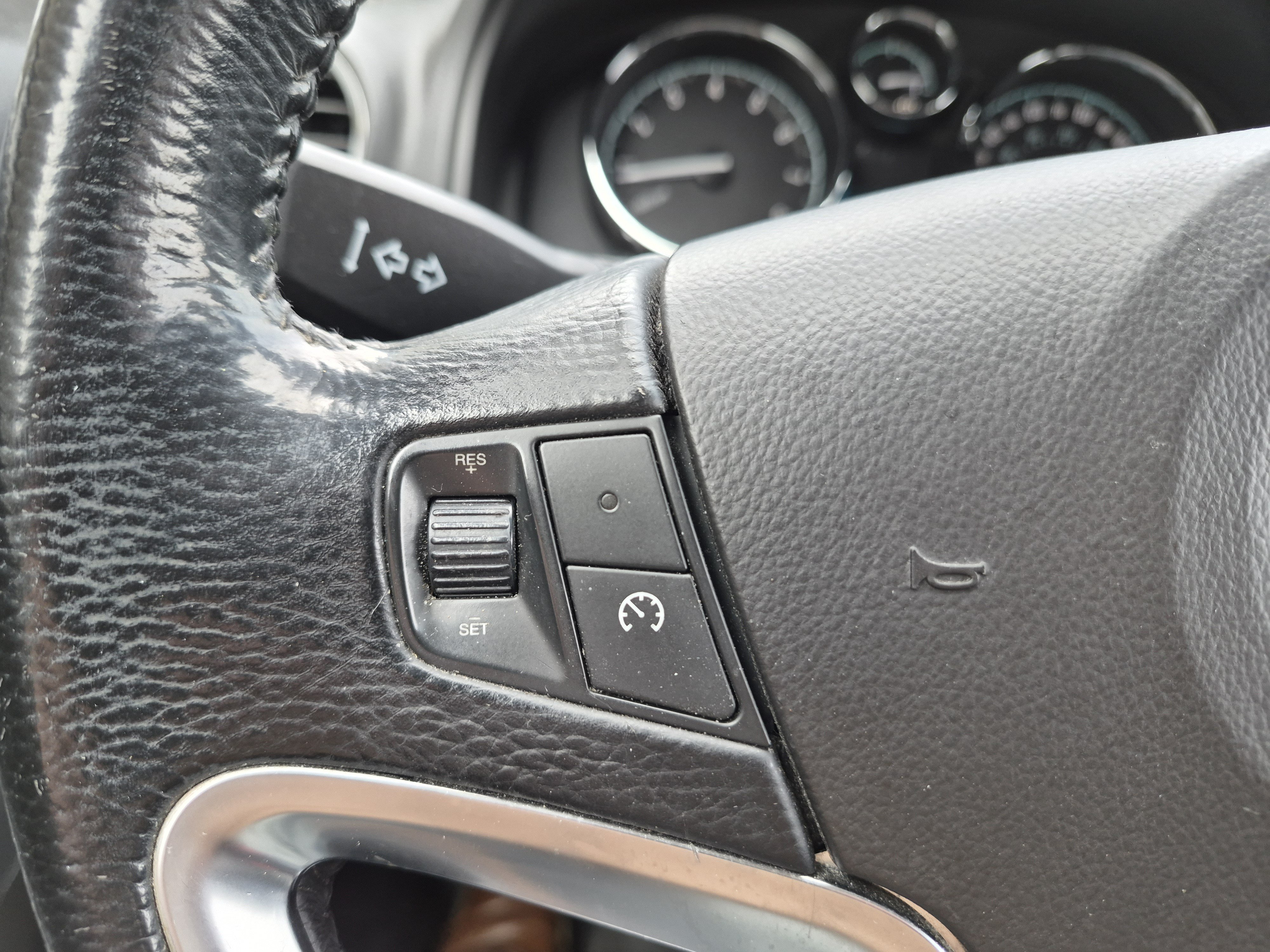 Used 2014 Chevrolet Captiva Sport LT FWD image 18