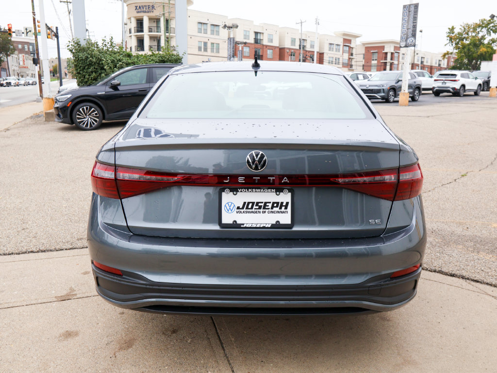 New 2027 Volkswagen Jetta SE FWD image 4