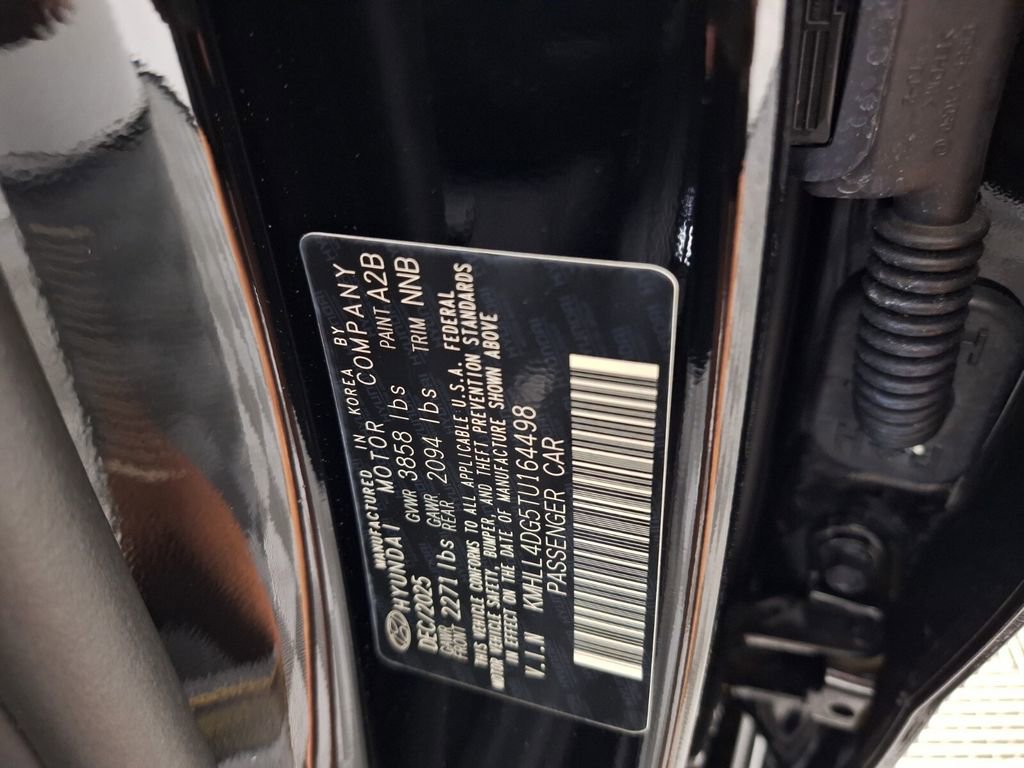 Used 2026 Hyundai Elantra SE FWD image 32
