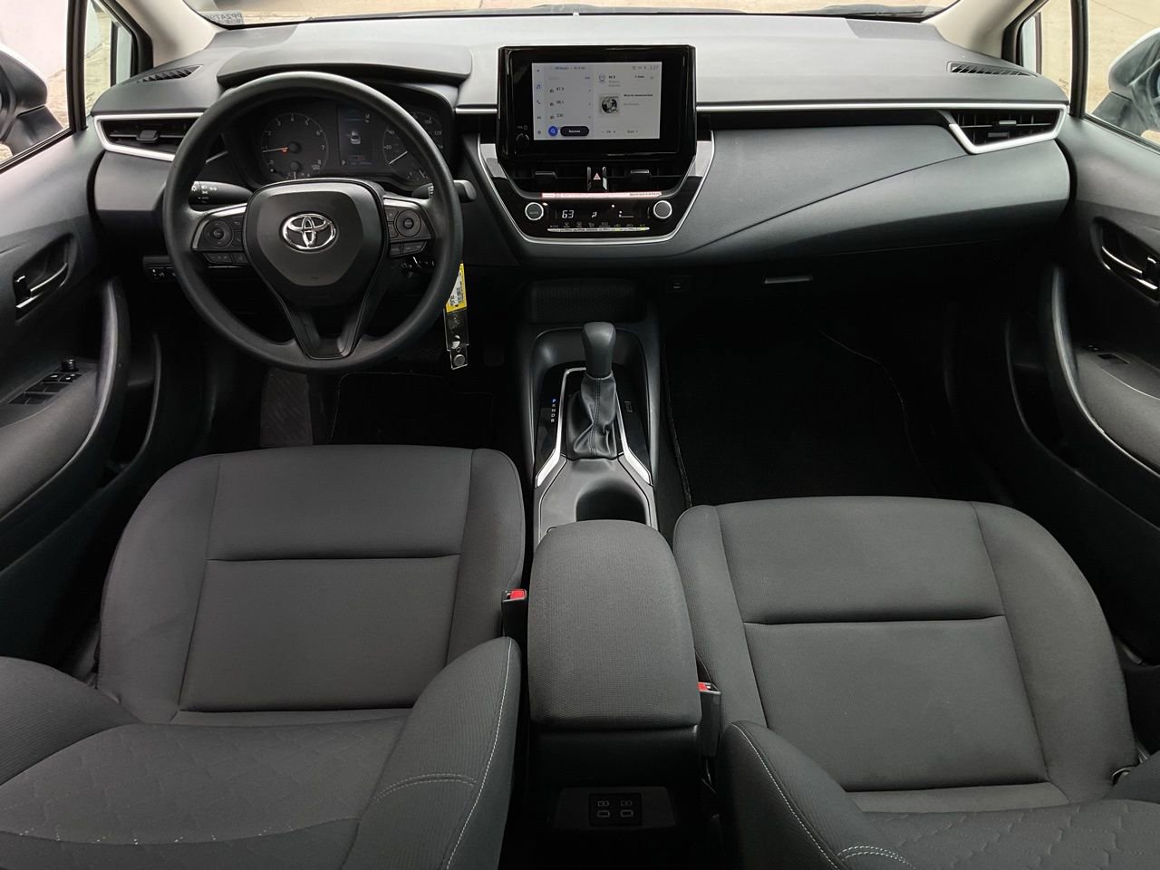 Used 2025 Toyota Corolla LE image 17