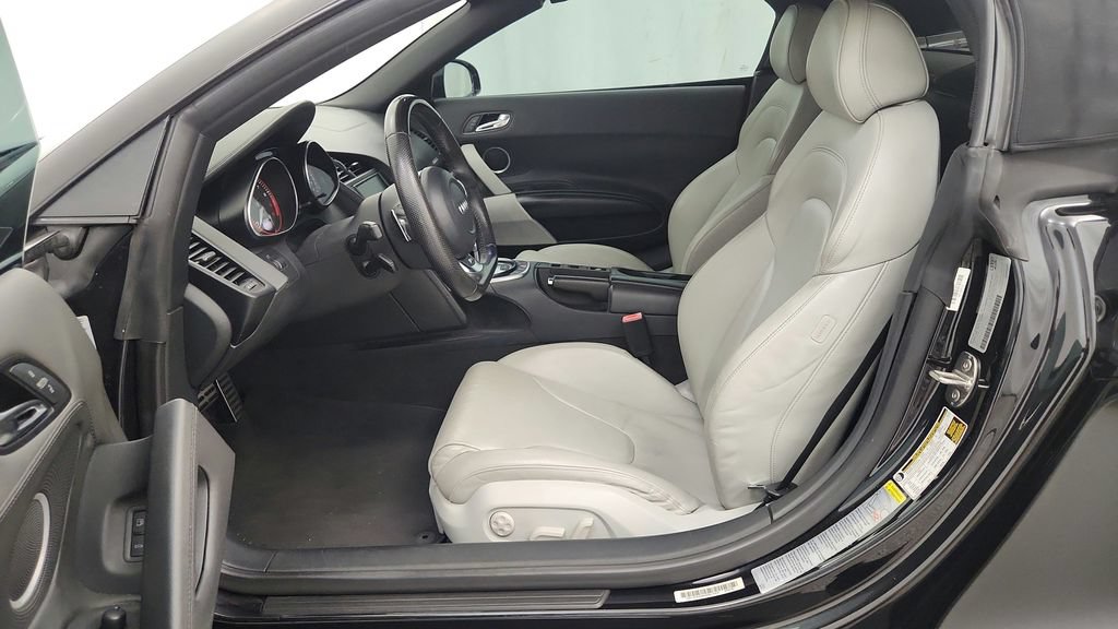 Used 2011 Audi R8 V10 w/ Enhanced Leather Pkg AWD/4WD image 24