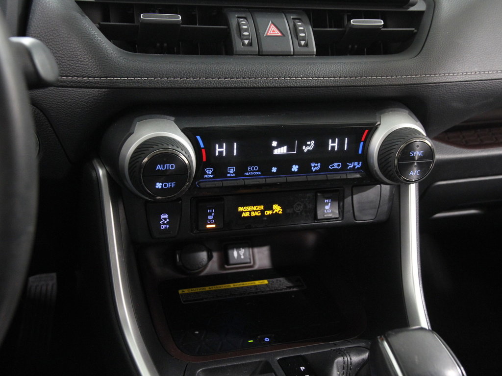 Used 2019 Toyota RAV4 Limited image 14