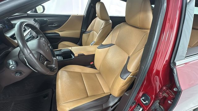 Used 2021 Lexus ES 300h w/ Premium Package image 10