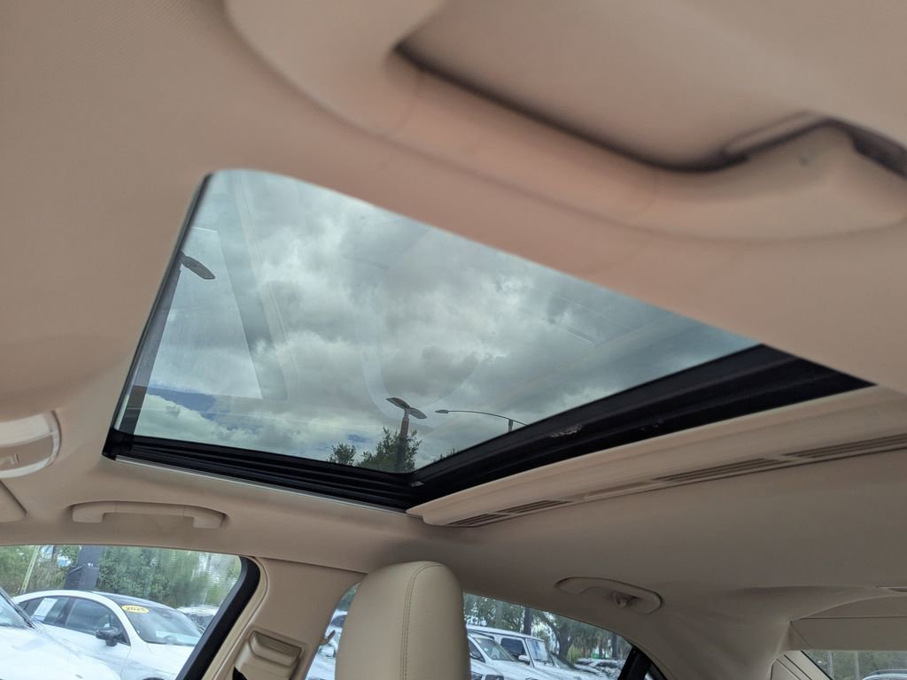 Used 2016 Mercedes-Benz E 350 Sedan image 6