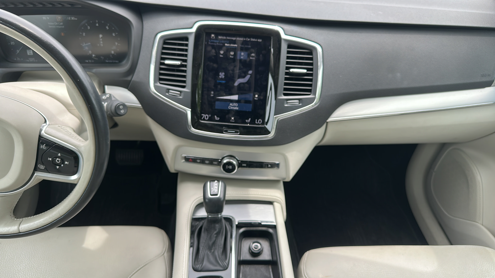 Used 2017 Volvo XC90 T6 Momentum w/ Vision Package AWD/4WD image 12
