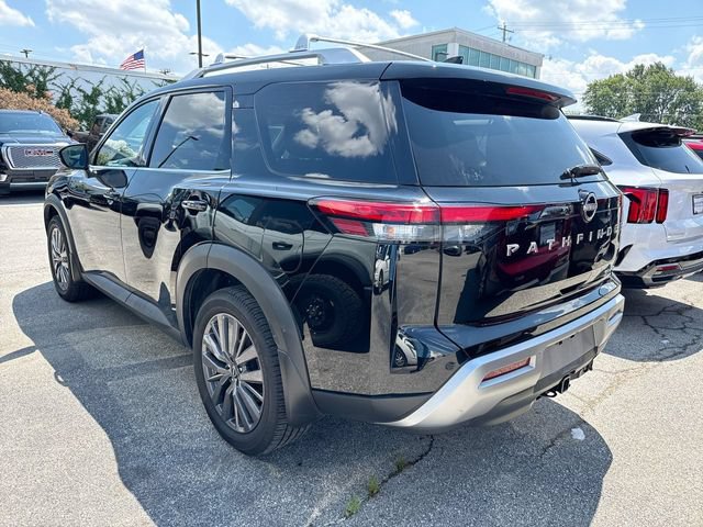 Used 2023 Nissan Pathfinder SL w/ SL Premium Package AWD/4WD image 2
