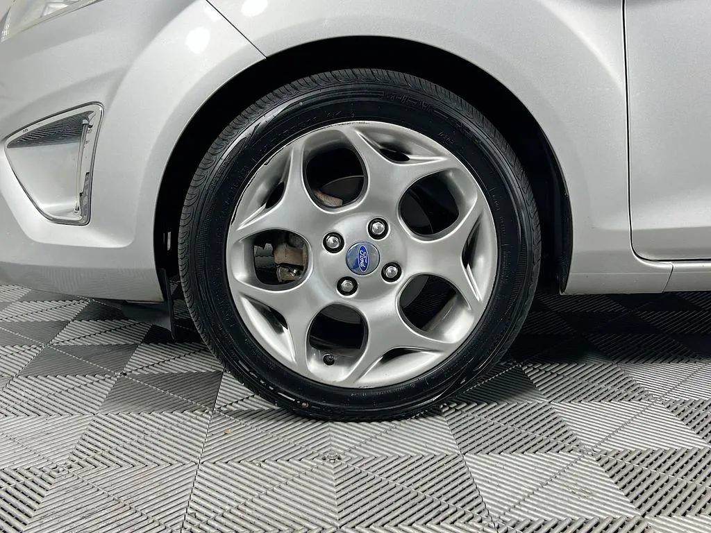 Used 2012 Ford Fiesta SES FWD image 28