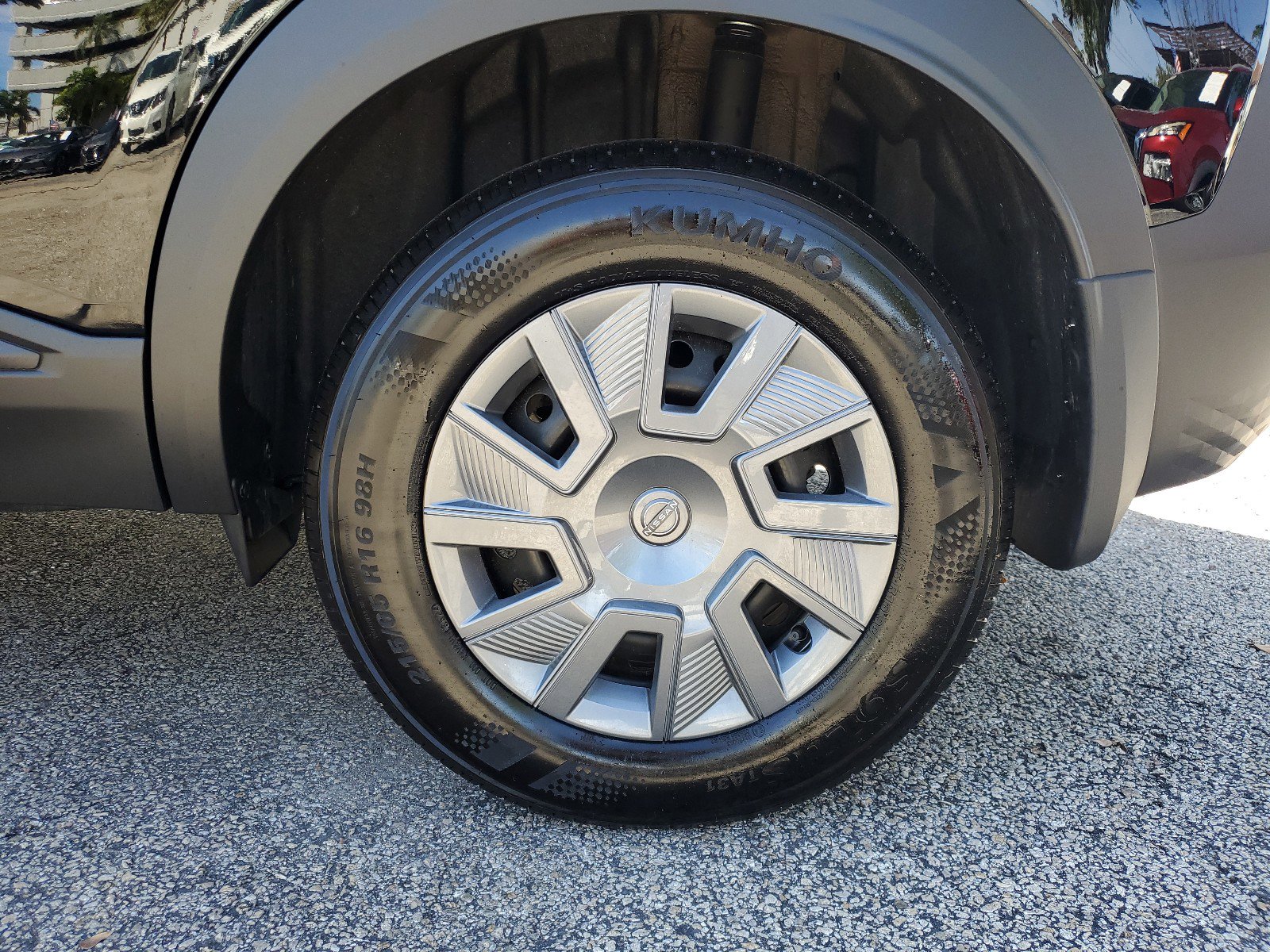 Certified 2025 Nissan Kicks S image 29