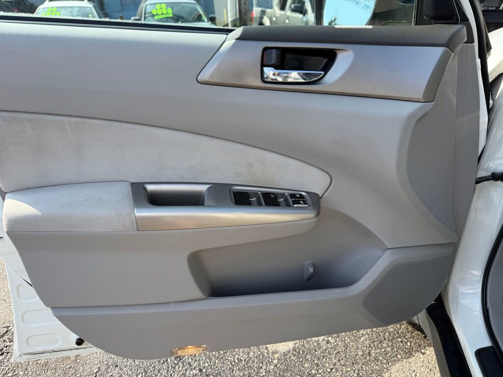 Used 2009 Subaru Forester 2.5XT Limited image 12
