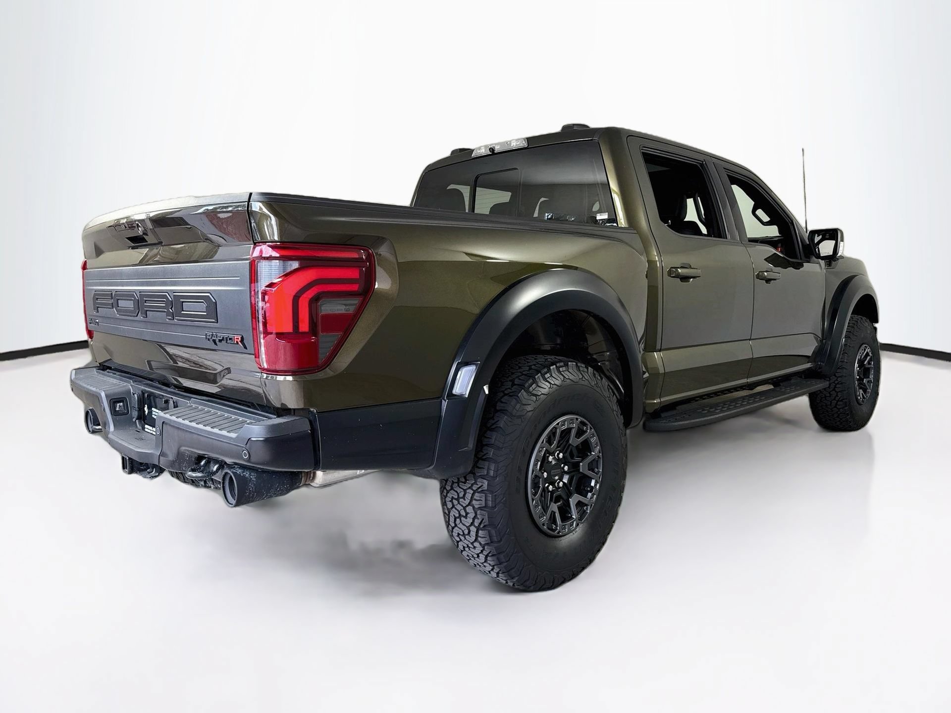 Used 2025 Ford F150 Raptor w/ Equipment Group 803A Raptor R AWD/4WD image 7