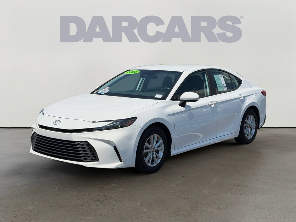 Used 2025 Toyota Camry LE FWD image 3