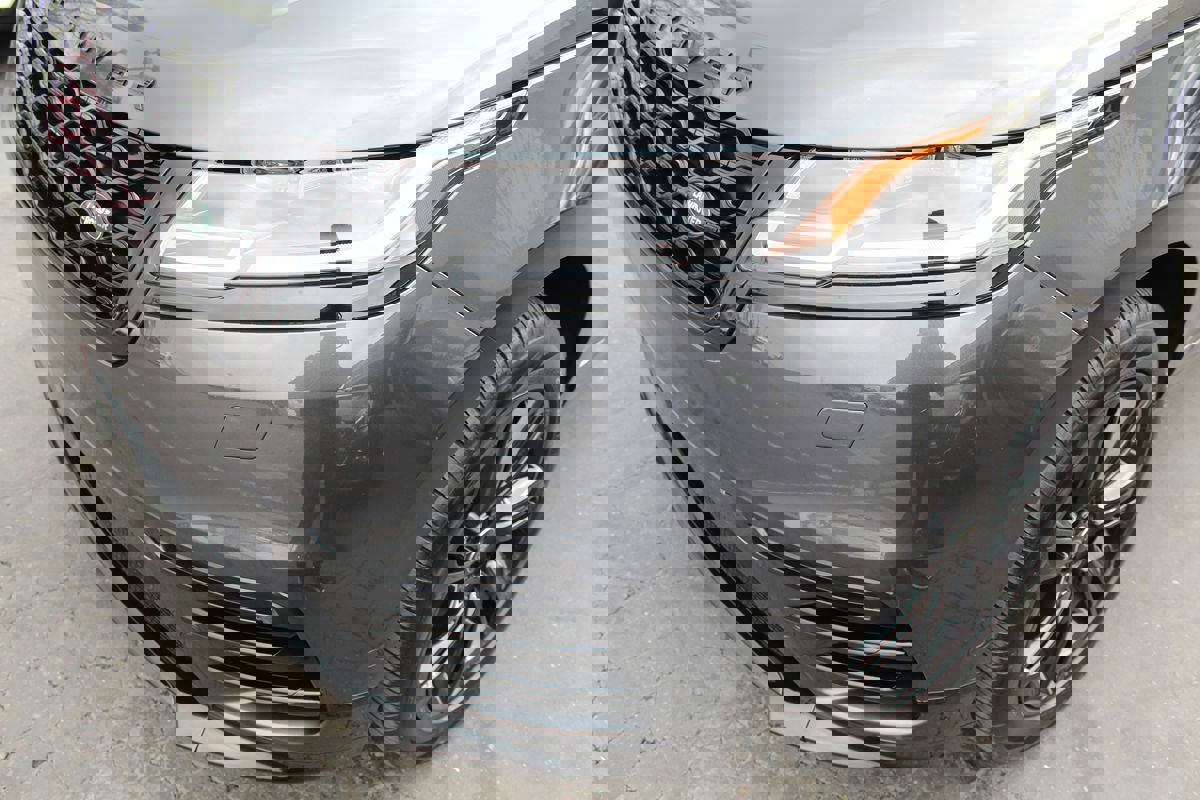 Used 2021 Land Rover Range Rover Velar R-Dynamic S image 11