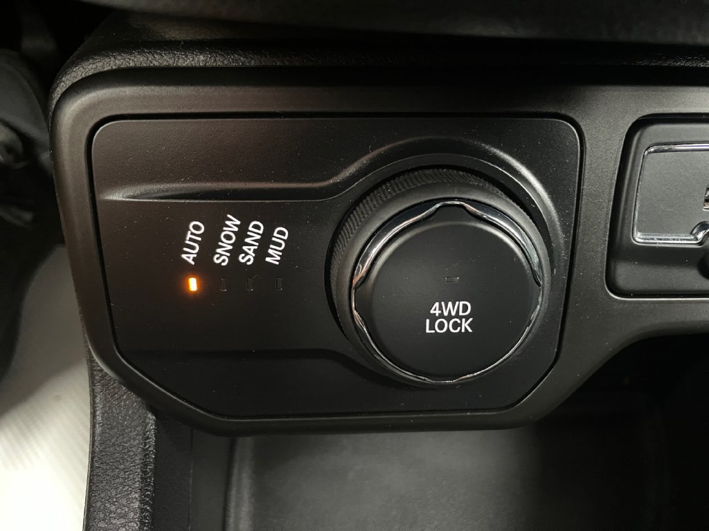 Certified 2018 Jeep Renegade Sport w/ Power & Air Group AWD/4WD image 35