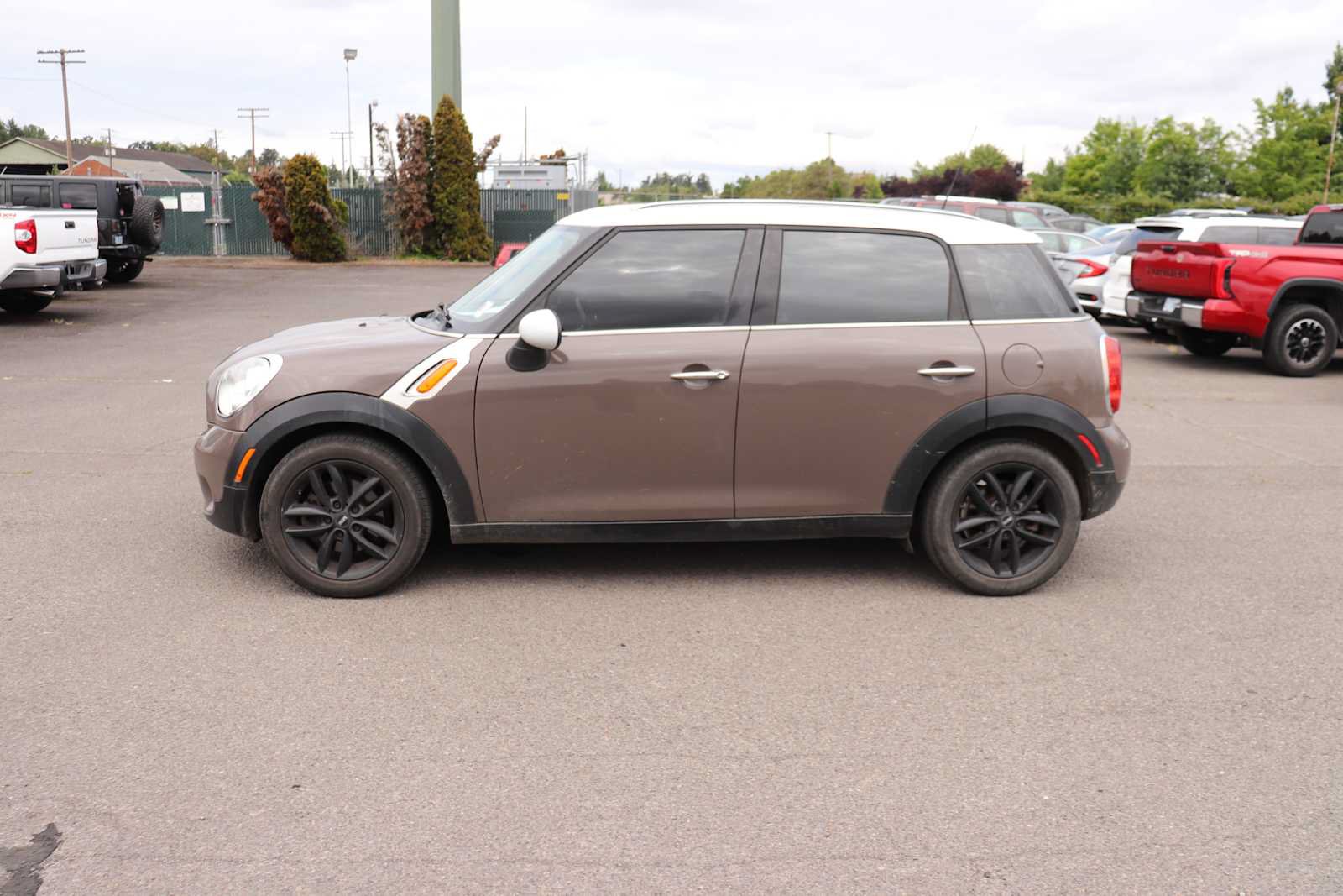 Used 2012 MINI Cooper Countryman FWD image 8