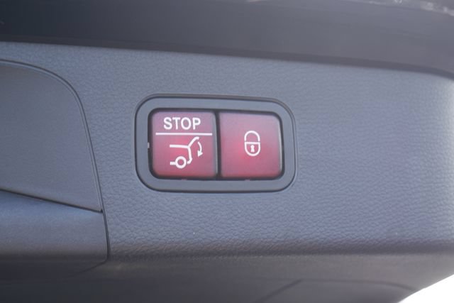 Used 2020 Mercedes-Benz GLC 300 4MATIC image 12