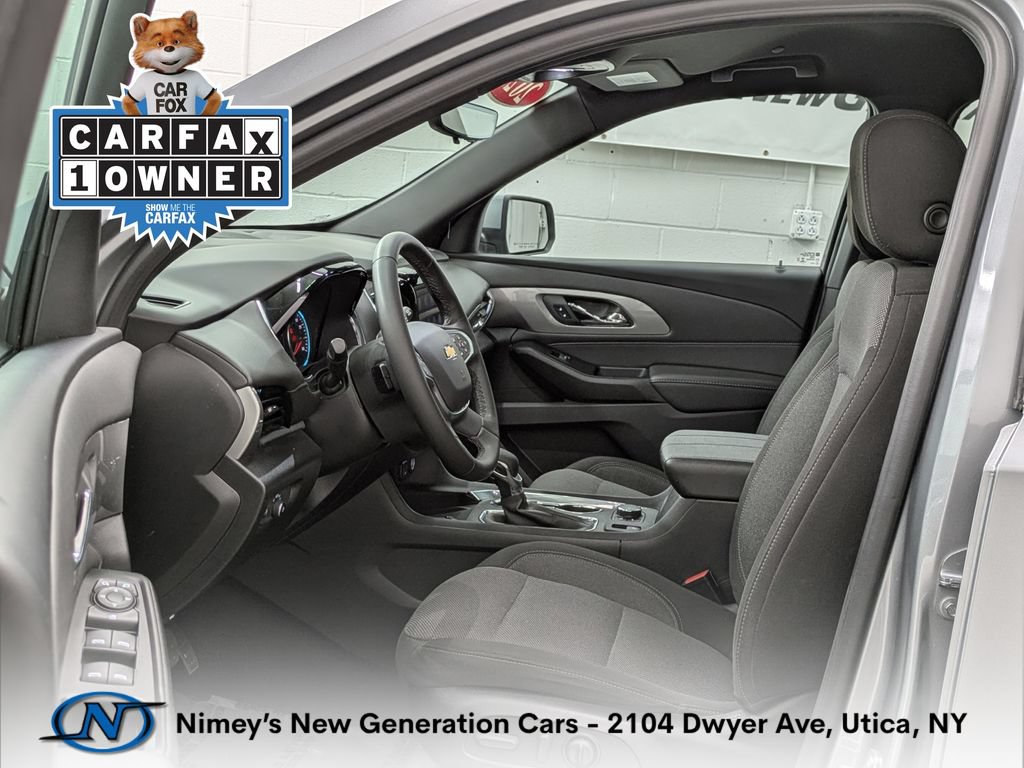 Used 2023 Chevrolet Traverse LT w/ Rear Camera Mirror Package AWD/4WD image 3