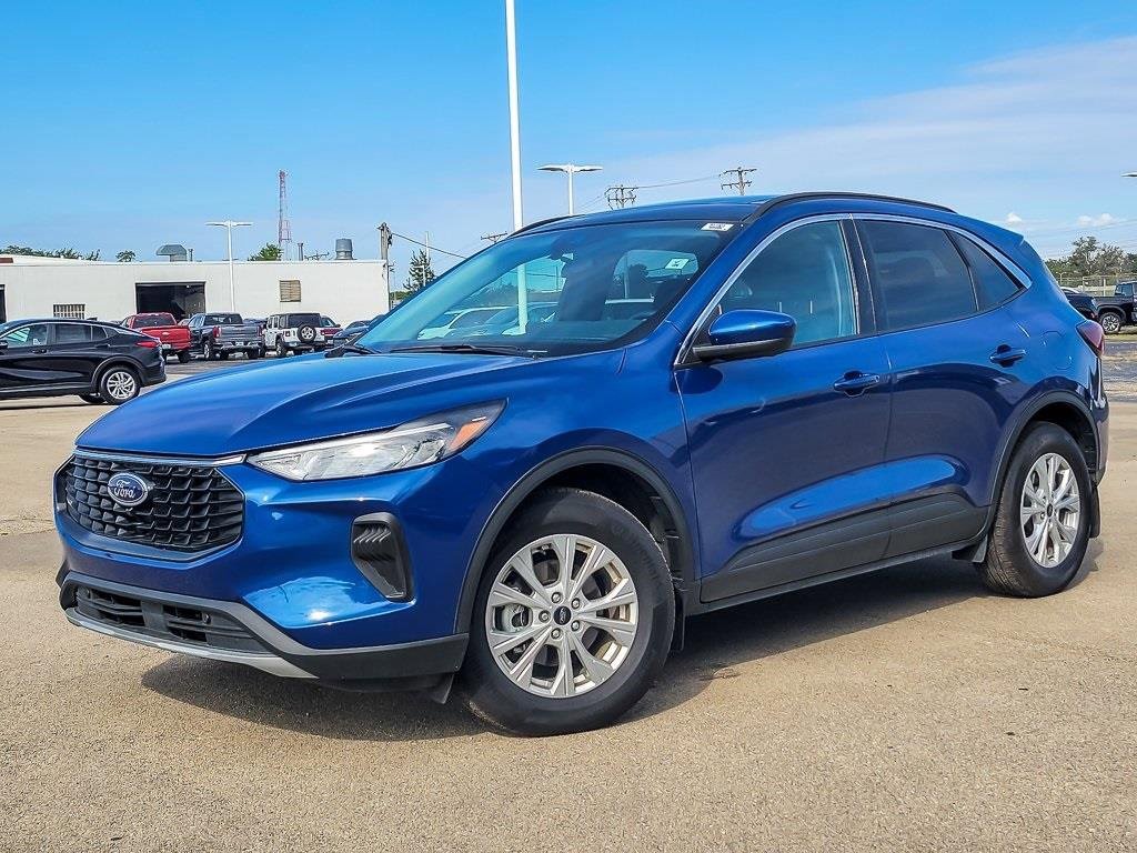 Used 2023 Ford Escape Active w/ Tech Pack #2 image 2