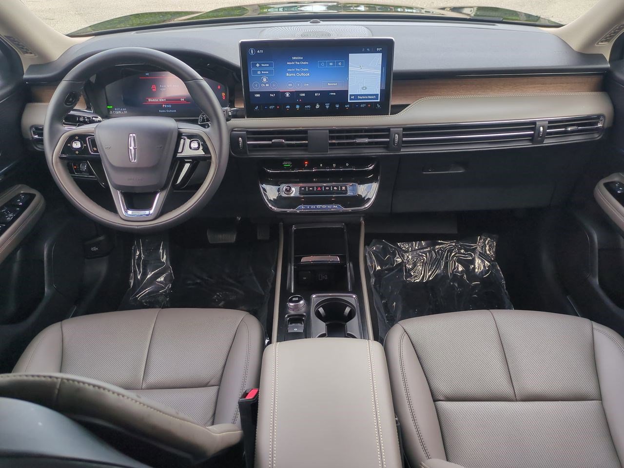 Used 2025 Lincoln Corsair Grand Touring image 16