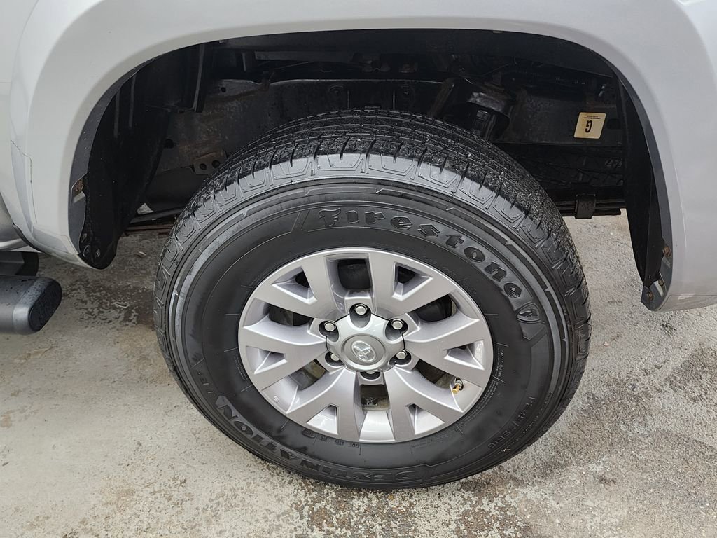 Used 2017 Toyota Tacoma SR5 w/ Tow Package AWD/4WD image 37