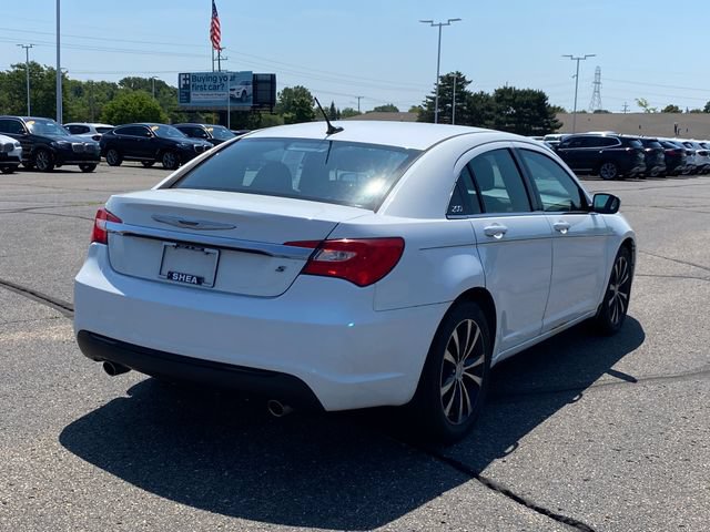 Used 2014 Chrysler 200 Touring w/ 200 S Group FWD image 2