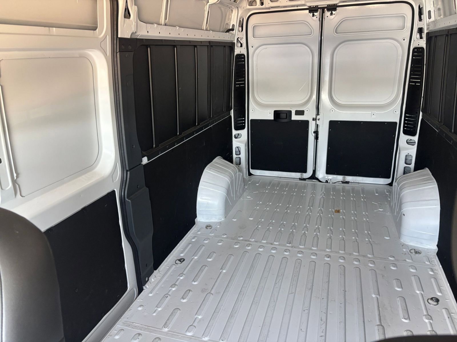 Used 2026 RAM ProMaster 2500 w/ Convenience Group FWD image 37