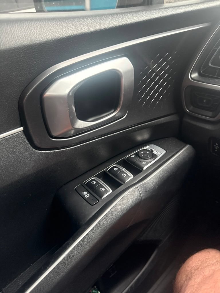 Used 2021 Kia Sorento S w/ Panoramic Sunroof Package FWD image 9
