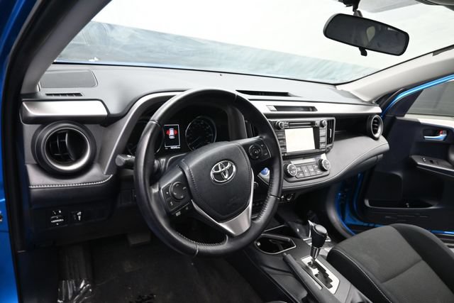 Used 2016 Toyota RAV4 XLE AWD/4WD image 13