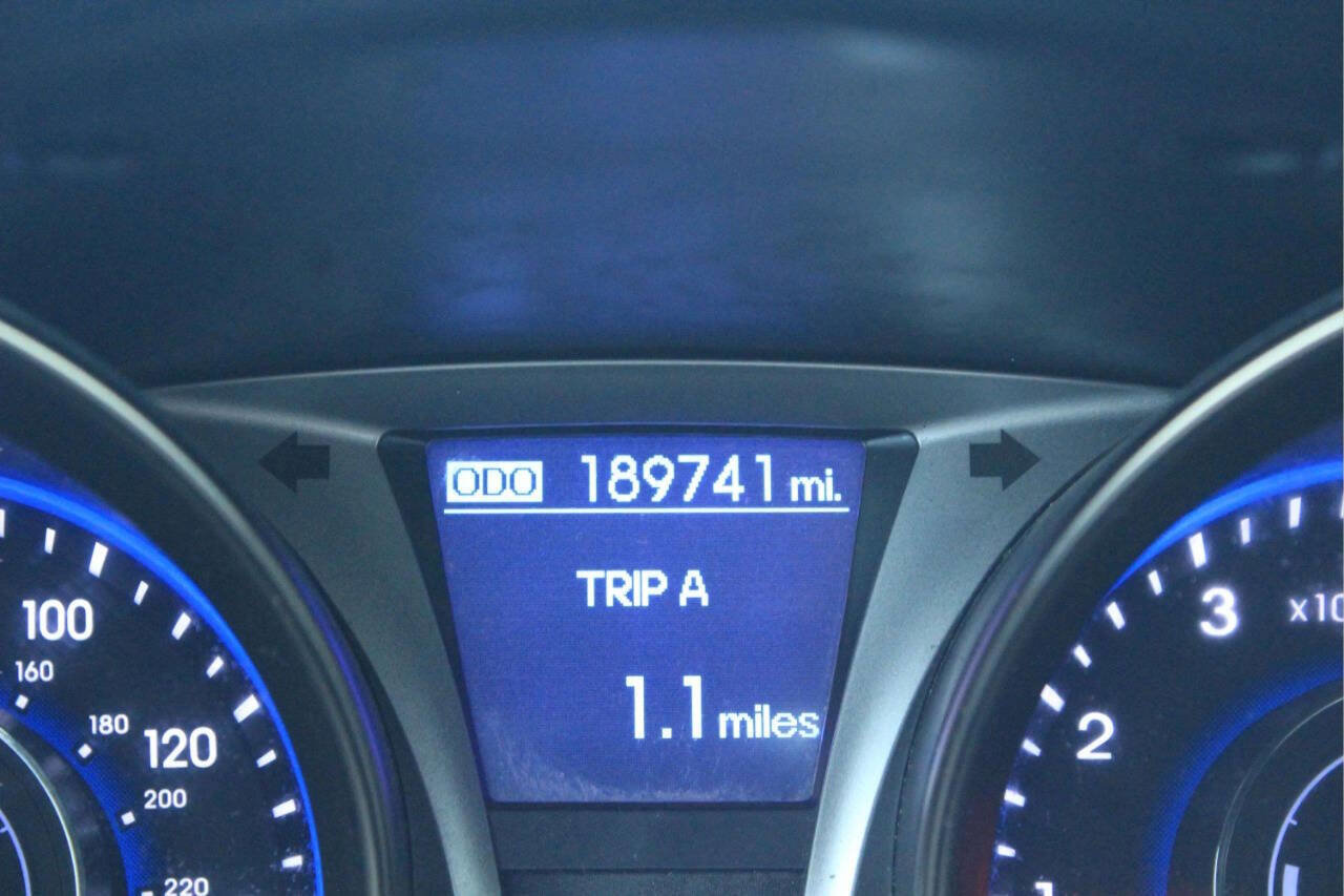 Used 2014 Hyundai Genesis 2.0T image 9