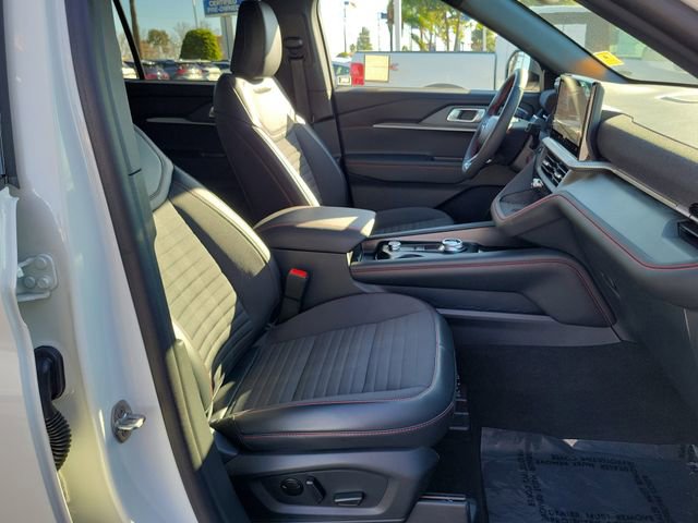 Used 2025 Ford Explorer ST-Line w/ Premium Package image 17