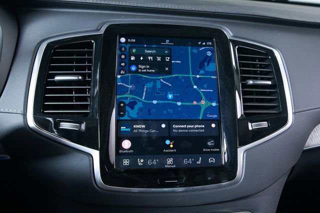 Used 2023 Volvo XC90 T8 Ultimate image 11