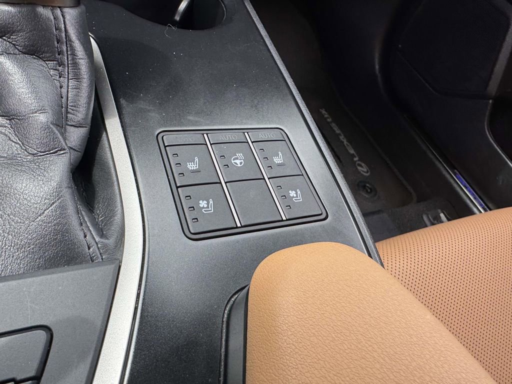 Used 2023 Lexus UX 250h FWD w/ Accessory Package (Z2) image 31