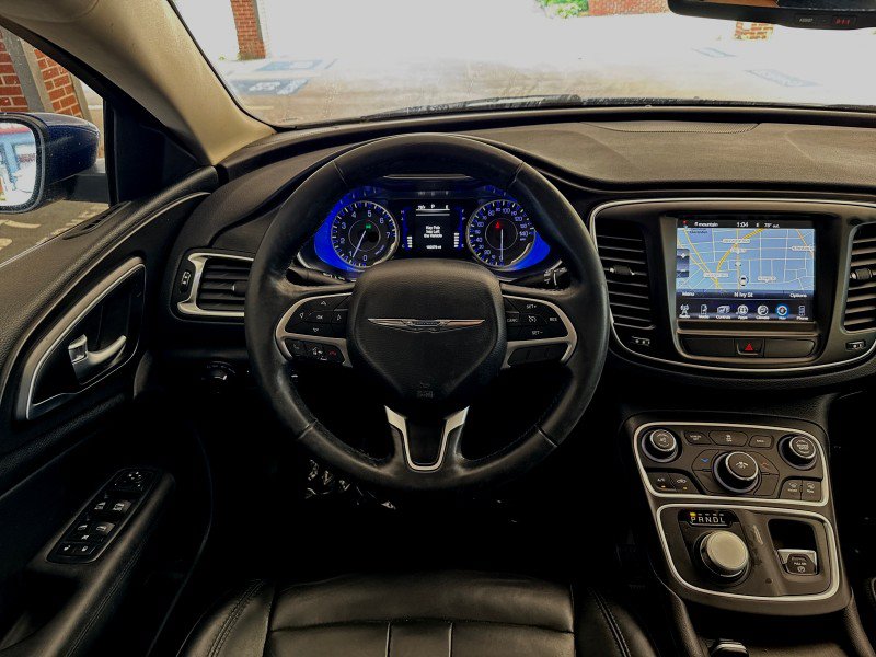 Used 2017 Chrysler 200 Limited Platinum FWD image 17