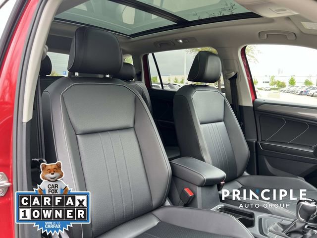 Used 2022 Volkswagen Tiguan SE w/ Panoramic Sunroof Package image 35