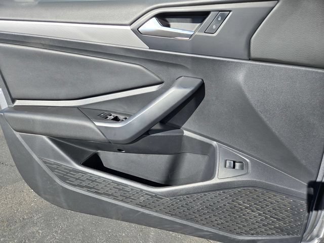 Used 2025 Volkswagen Jetta SE FWD image 20
