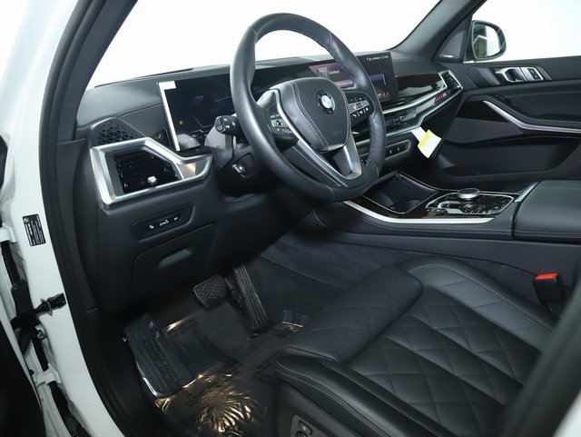 Used 2026 BMW X5 xDrive40i w/ Climate Comfort Package image 18