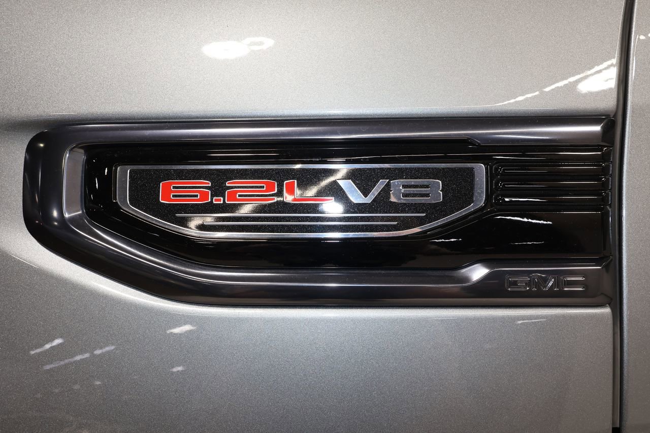 Used 2025 GMC Sierra 1500 AT4 w/ AT4 Premium Package AWD/4WD image 36